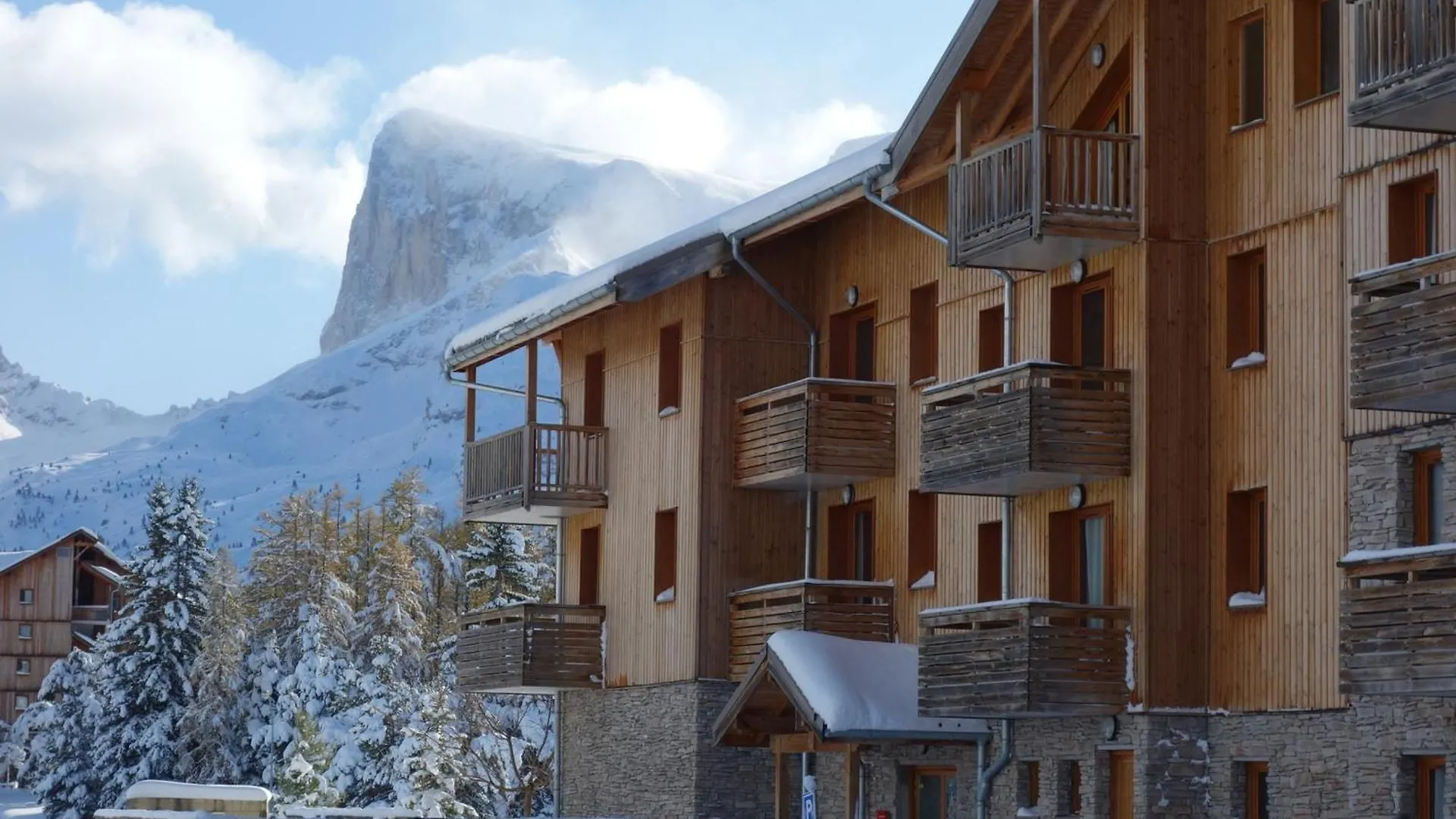 SuperDevoluy Chalet Spacieux 4 Pieces - 9 Pers, Balcon, Cuisine Equipee, Animaux Ok - Fr-1-504-644 דירה